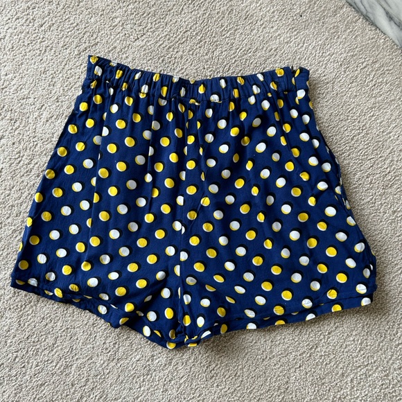 Flowy polka dot shorts - Picture 2 of 3